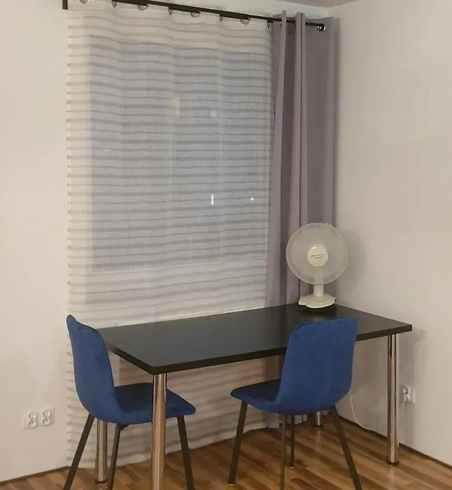 Mini Apartament Kraków PN / Cracow NORTH z parkingiem-1